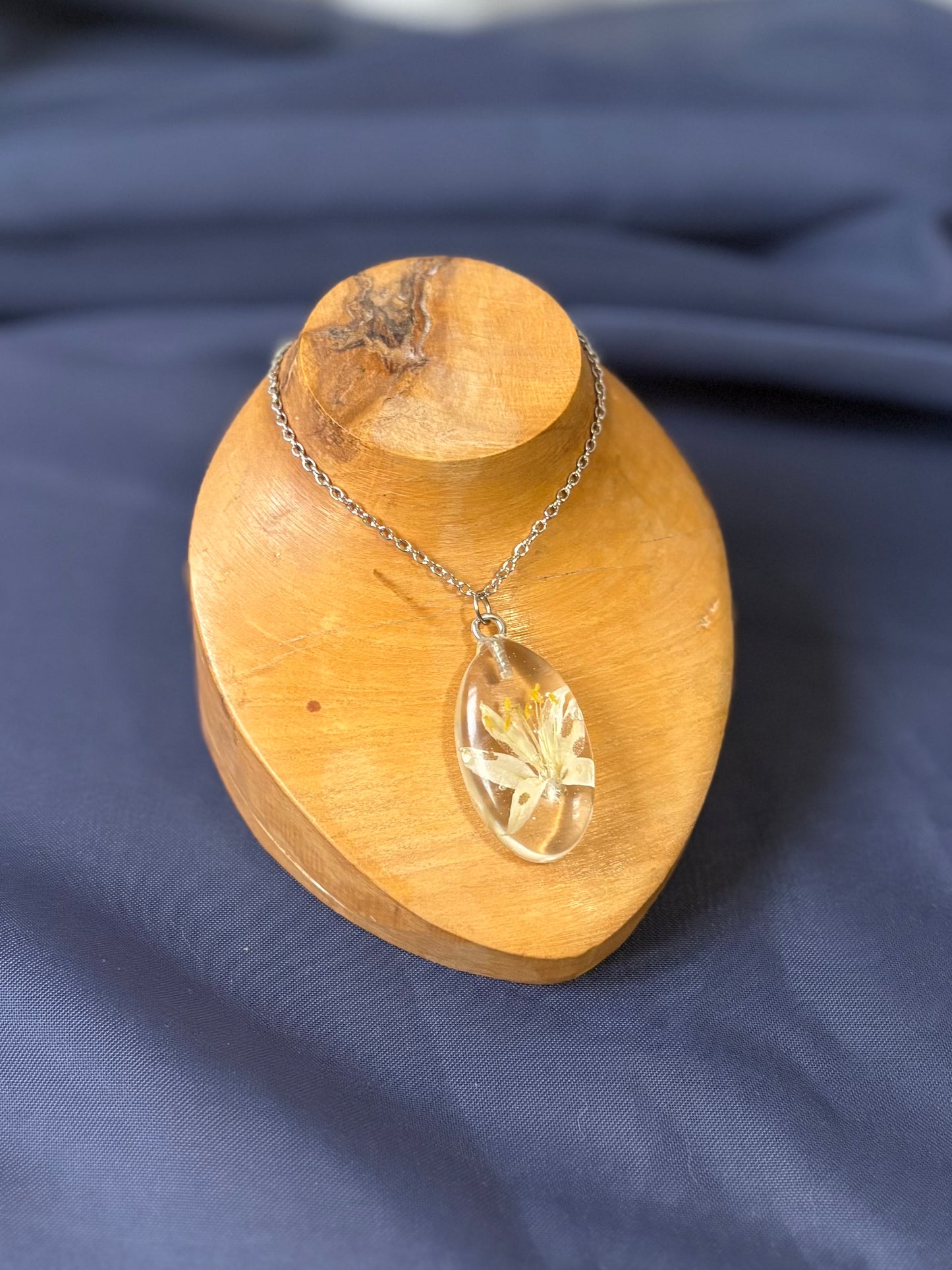 Oval Wild Bluebead Lily necklace