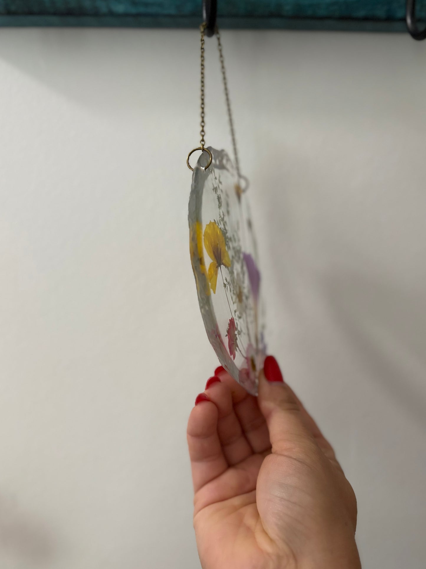 Round Floral sun catcher with Morning Glory