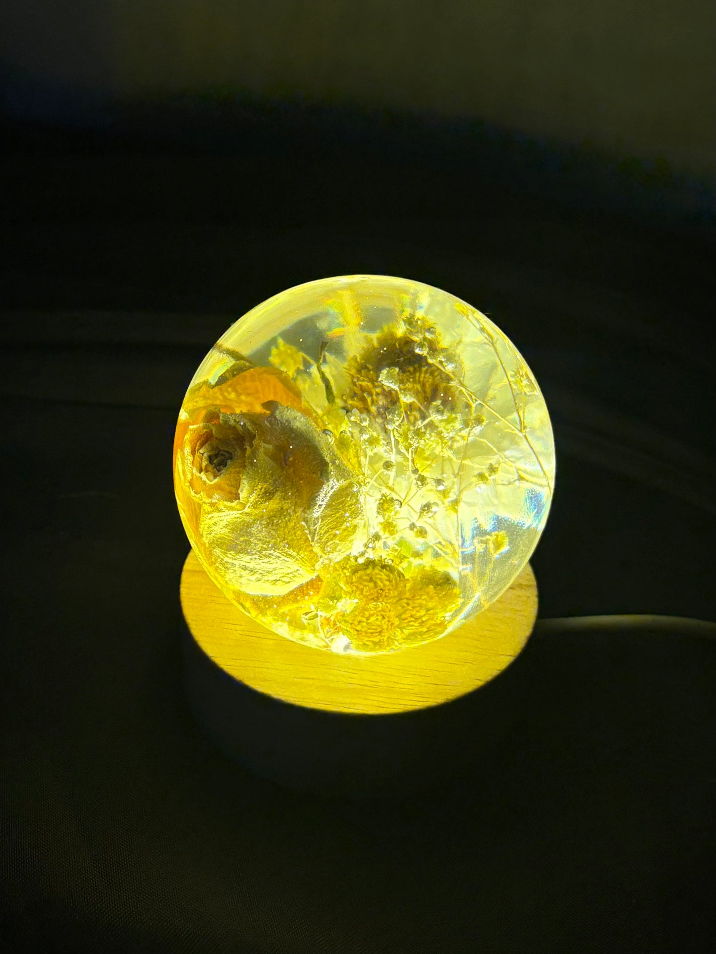 Sphere Yellow Rose nightlight