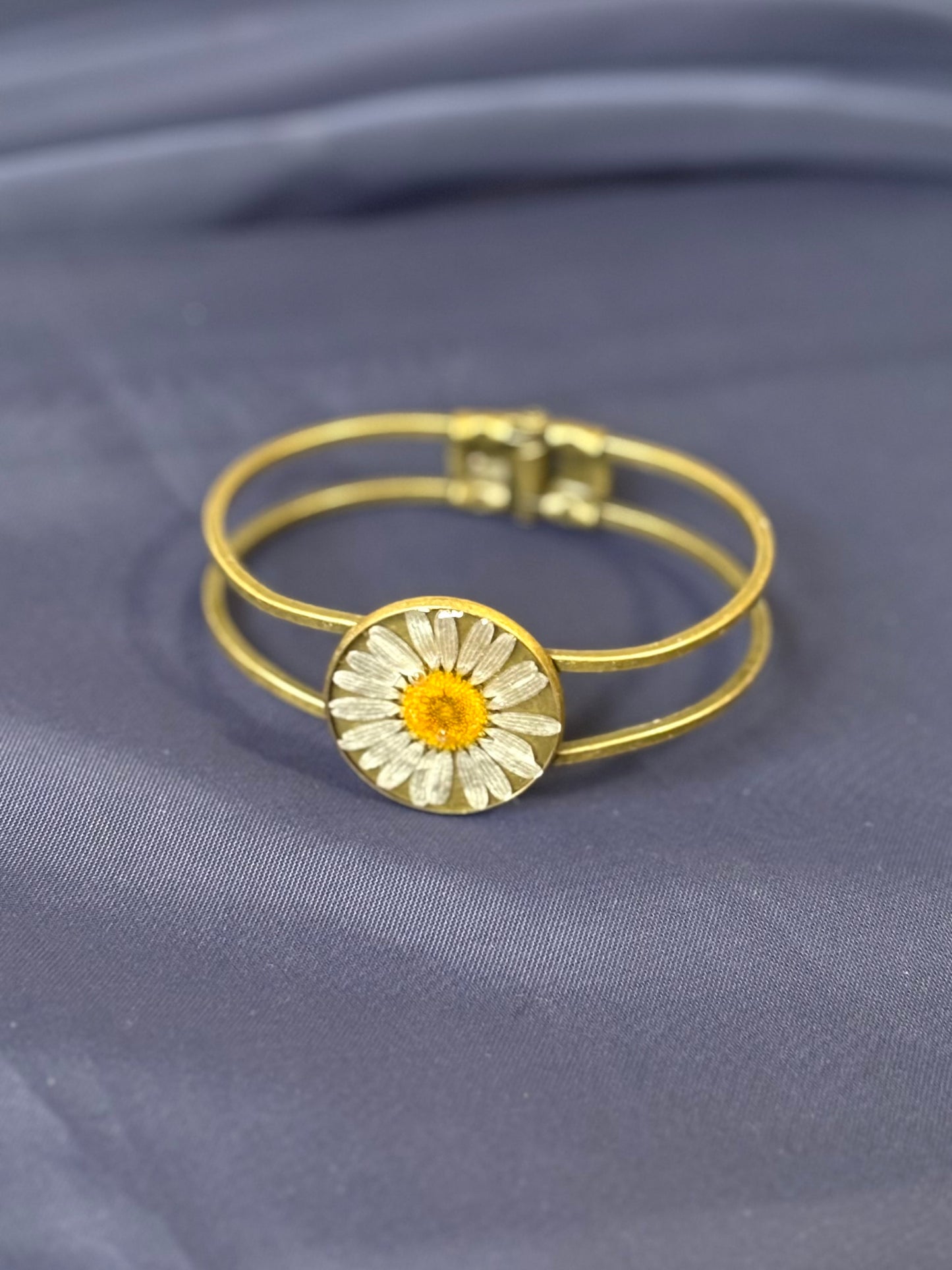 Daisy brass bracelet