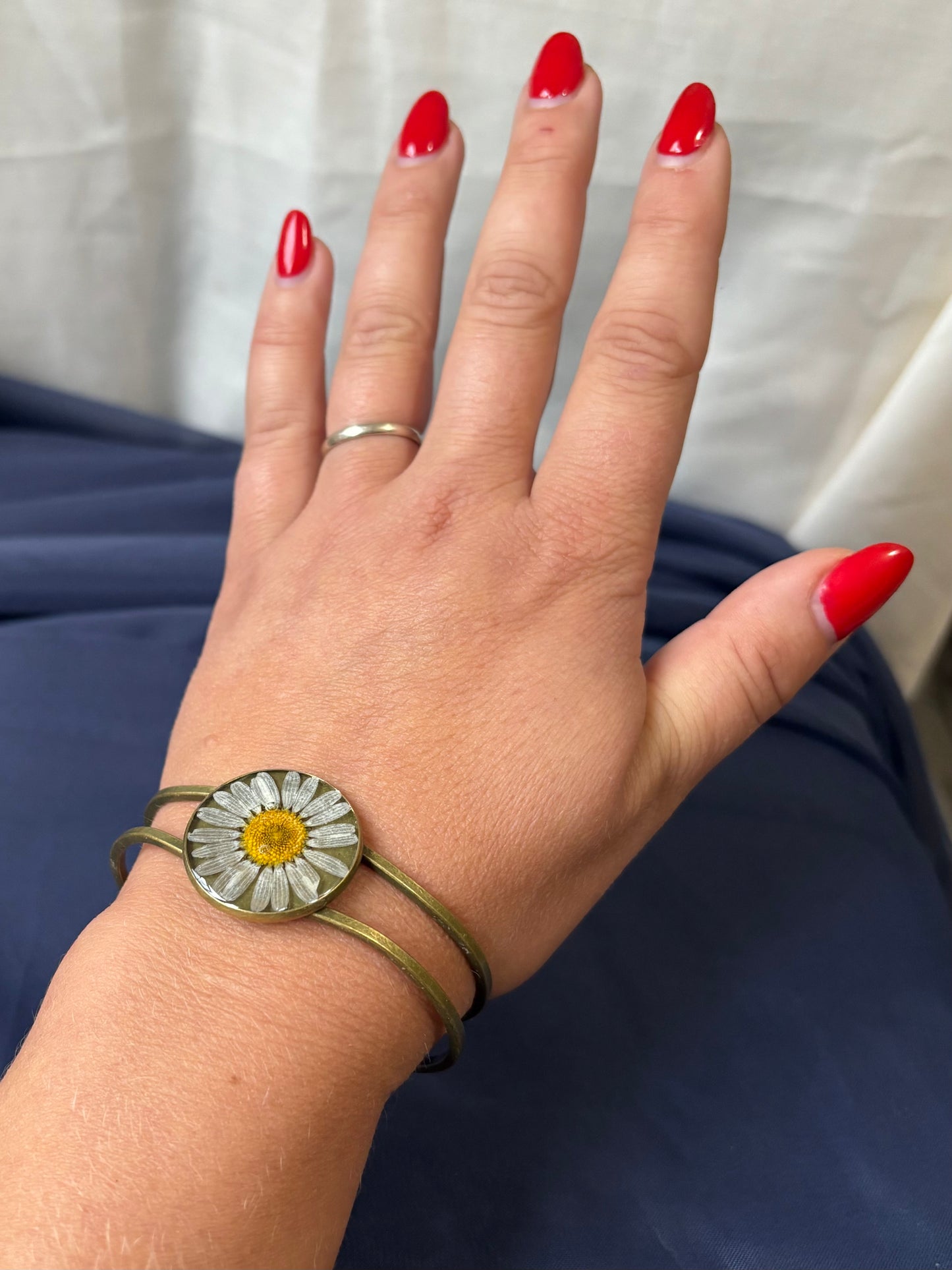Daisy brass bracelet