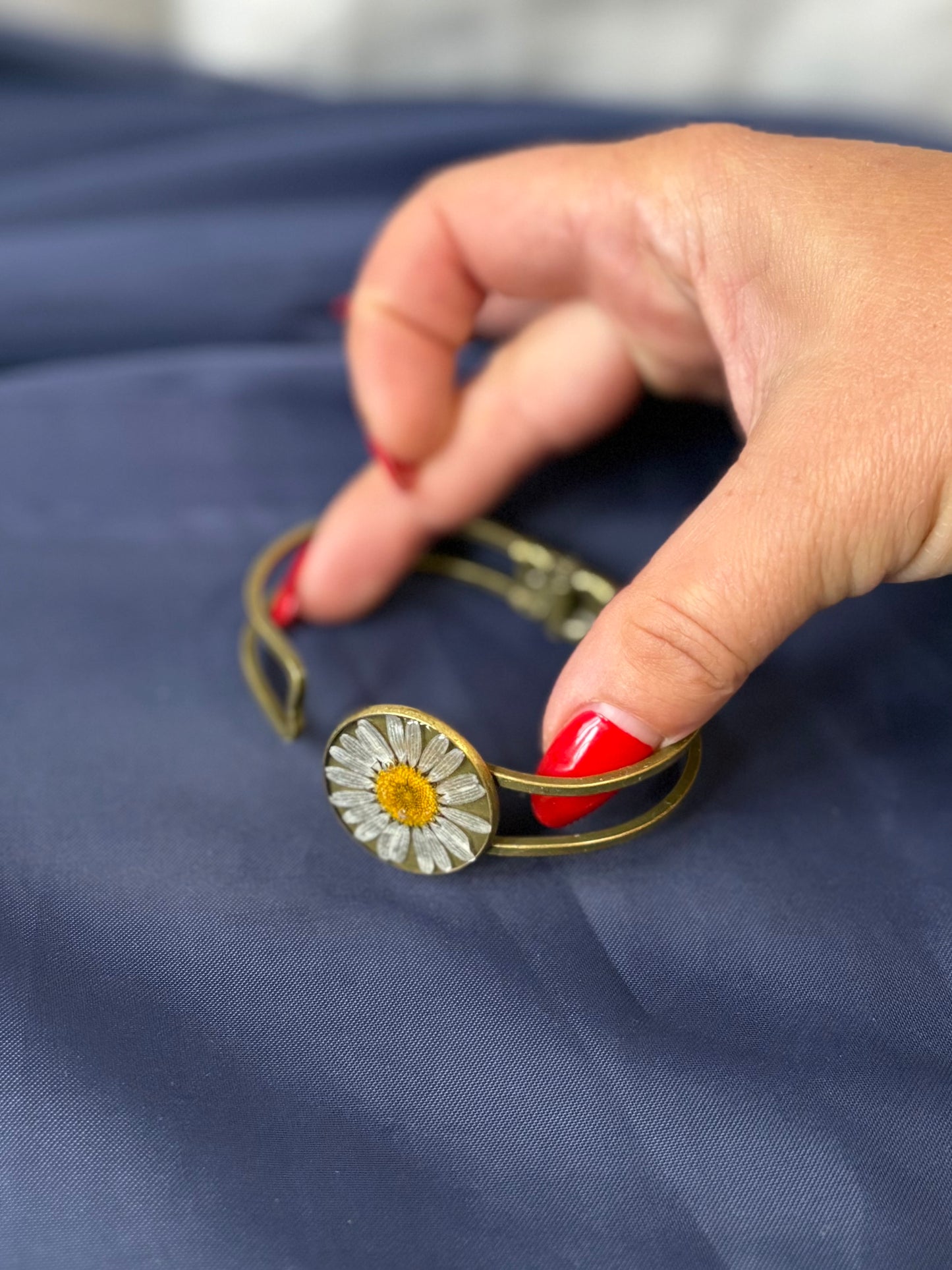 Daisy brass bracelet