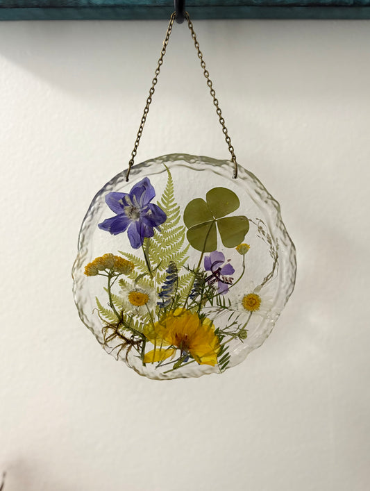 Round Floral sun catcher with the Four-leaf clover