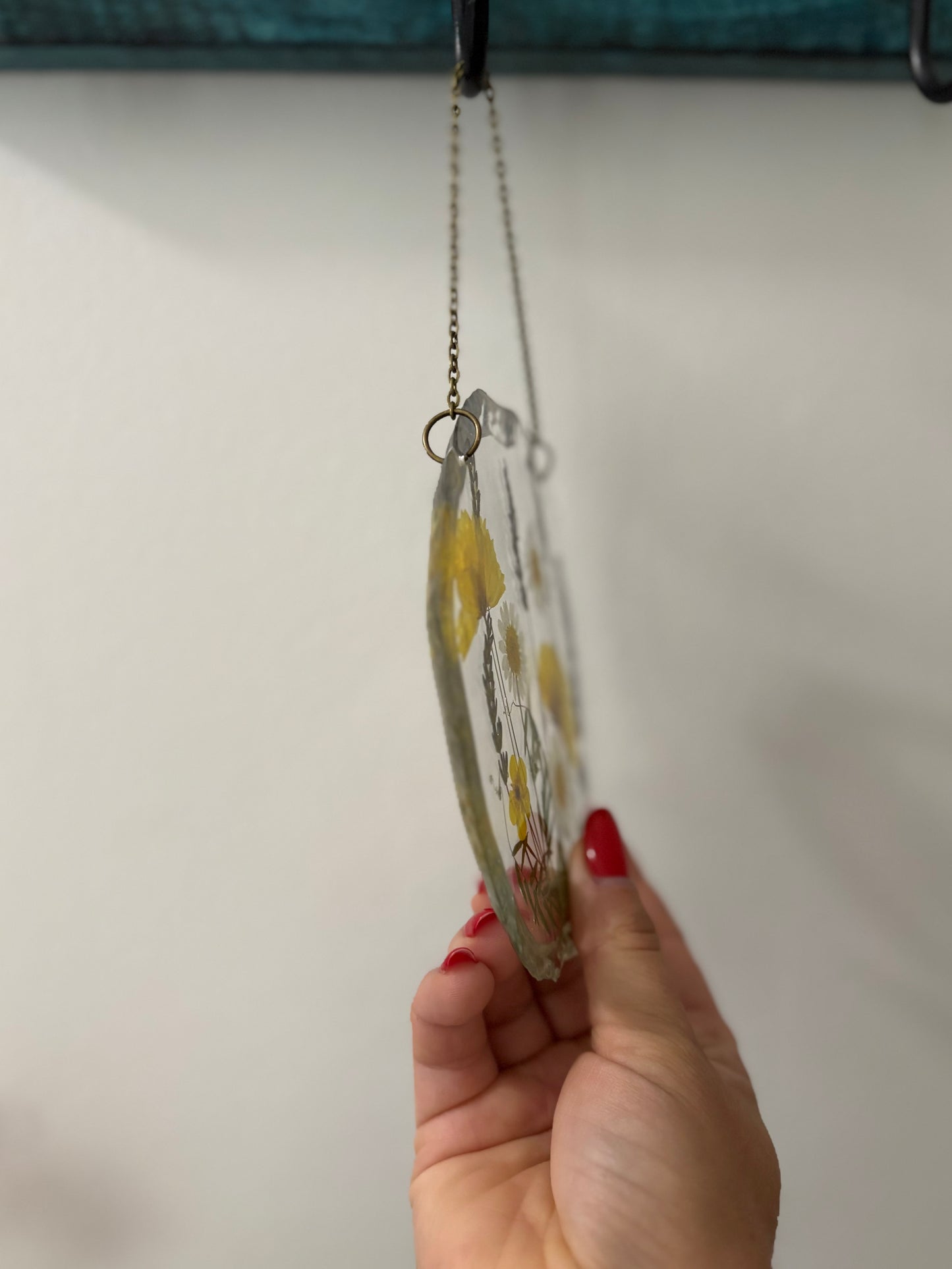 Round Floral sun catcher with Daisies and Lavender